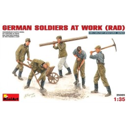 GERMAN SOLDIERS AT WORK