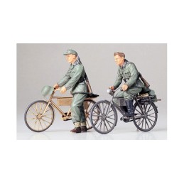 GERMAN SOLDIERS WITH BICYCLES
